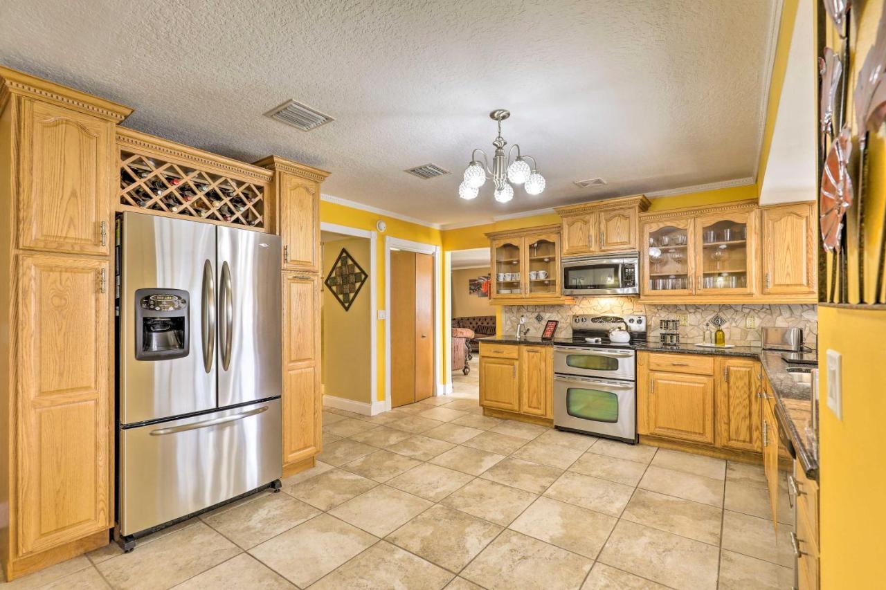 Cozy Home In Heart Of Tampa With Lanai And Pool! Экстерьер фото