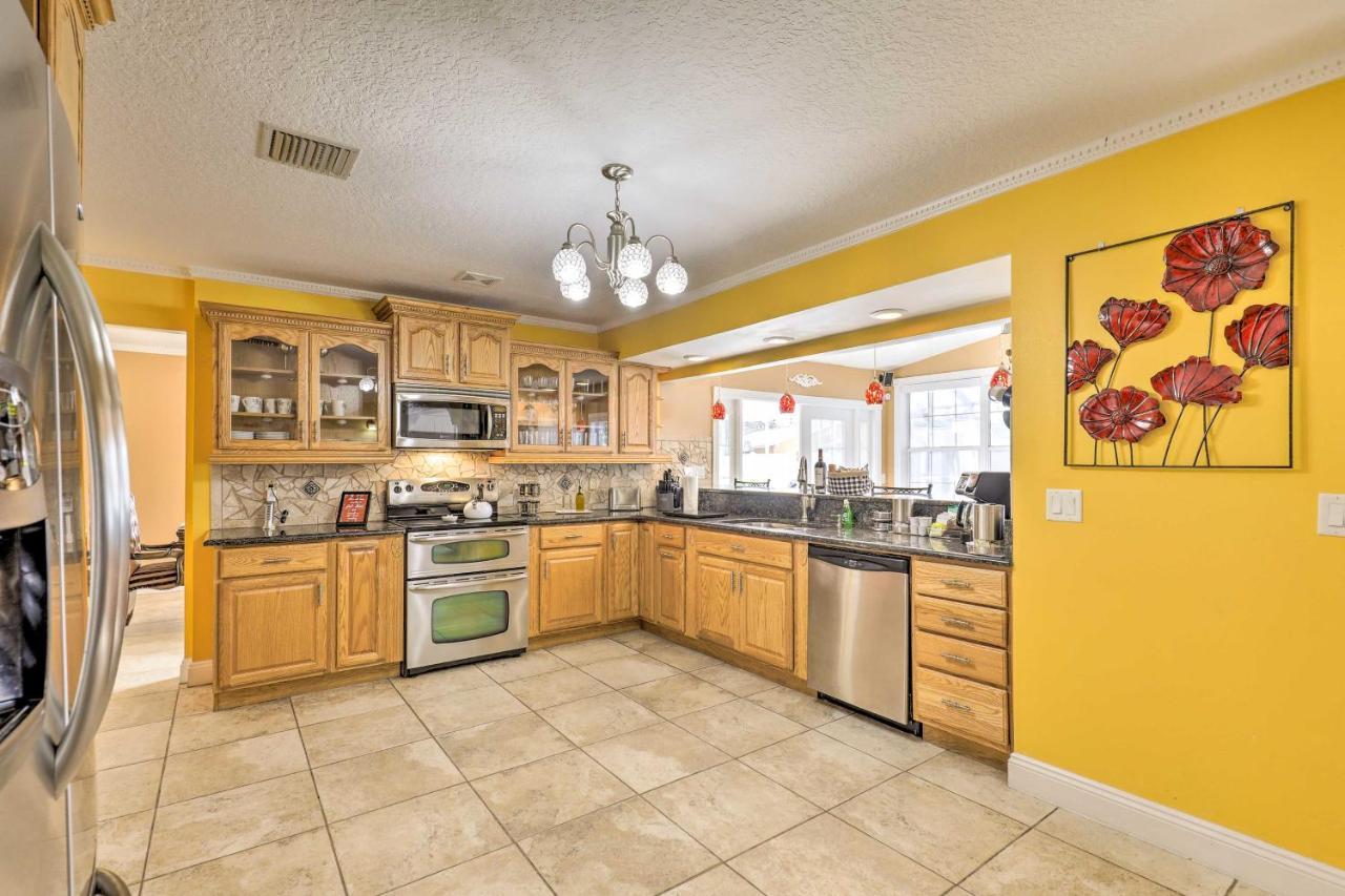 Cozy Home In Heart Of Tampa With Lanai And Pool! Экстерьер фото